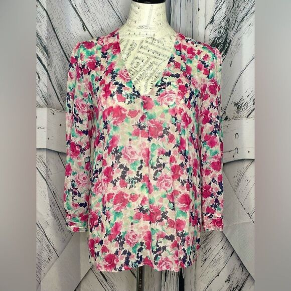 Joie Pink Floral Silk Chiffon V-Neck Pleated Back Blouse Top Size M - Picture 1 of 6